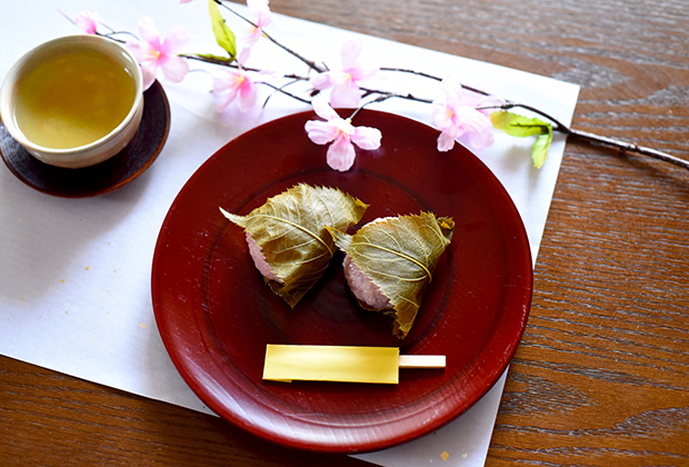 季節の風物詩！ 春に食べたい、おはぎと桜餅 5選