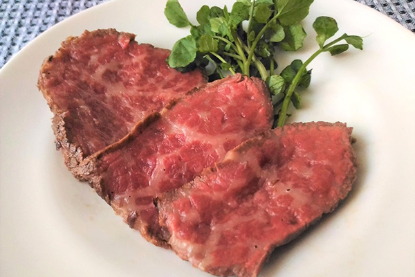 牛肉の旨味を存分に楽しめる　プロが目利きした極上「黒毛和牛ももブロック肉」