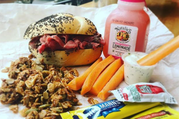 米ニューヨーク・タイムズ誌が選ぶ！ ２０１７年ニューヨークの料理ベストテンにランクイン 精肉店直営「ホワイト・ゴールド・ブッチャーズ」の特製サンドイッチ
