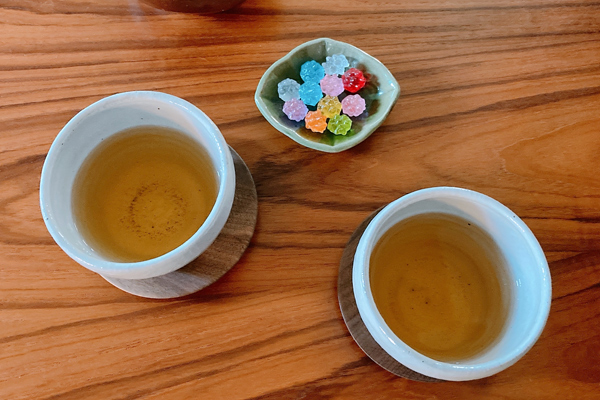 妙香園の「ほうじ茶」 部屋中に広がる香ばしさと まろやかな口あたり