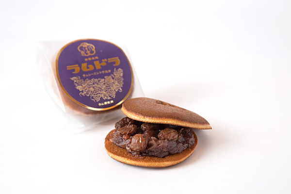 ラム酒が香るどら焼き「ラムドラ」。鹿児島の創業100年梅月堂が作る、大人の和菓子。