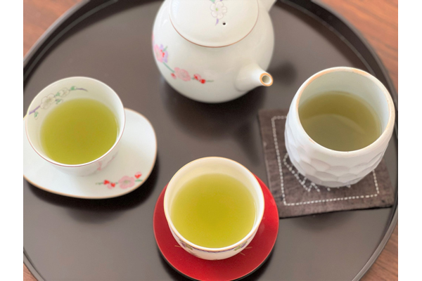 ブレンド茶の奥深いおいしさ 「いいとこどり茶」「かなづき」 アレルギー対策に話題の 「べにふうき 粉末スティック」