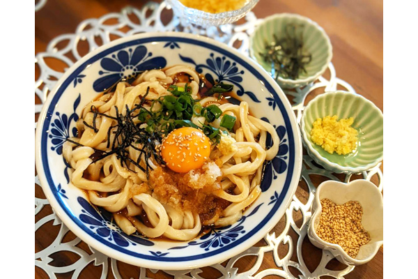 北海道産小麦100%の打ち立て本生うどん おだしとお惣菜が選べる「和ぁさんセット」　 薬味にこだわる「いたれりつくせりセット」