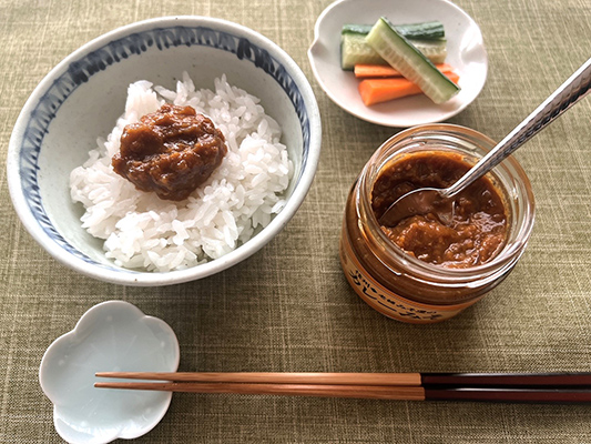 味噌とカレーの相性は抜群！ ごはんにパンに万能に使える 長野発「カレーみそ」 「八幡屋礒五郎のガラムマサラ入り　カレーみそ 」