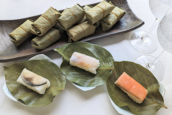 奈良の食文化を今に伝える柿の葉すし。手軽に食べられ使い勝手がよいのも魅力です。