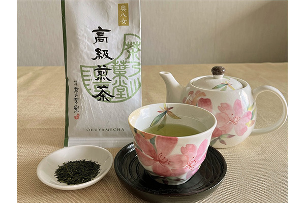 甘みとうまみ、爽やかな香りに癒される。急須ならではの味わい「高級煎茶」