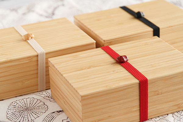 いつものお弁当がいっそう映える！竹の模様が美しい「一段弁当箱」