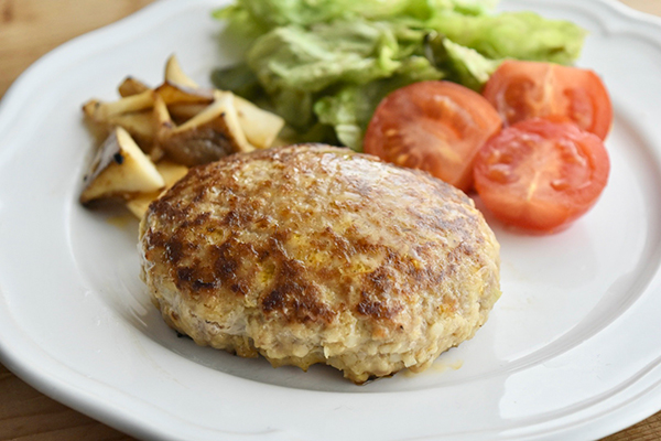 「焼くだけ」でおいしい！お肉屋生まれのハンバーグ