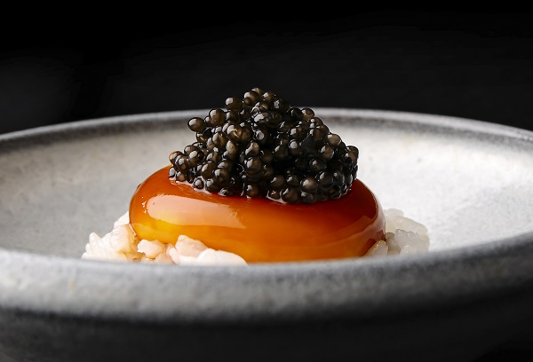 宮崎県生まれの本格熟成国産キャビア。塩分ひかえめ、深いうまみの「1983 J.CAVIAR バエリ 旨味」