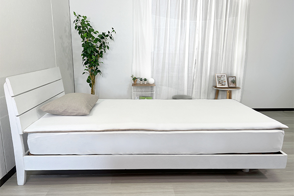 1枚プラスするだけで腰をしっかりホールド。睡眠からいい1日をプロデュースする「高反発マットレス ファインエアー(R)」