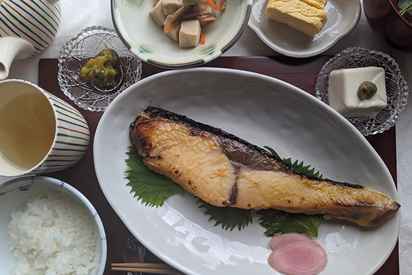 長崎県五島列島のきれいな海で育てられる養殖ブリの加工品詰め合わせ
