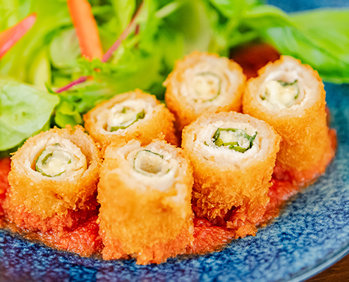 ひと手間かけた味を時短で食卓へ！鹿児島生まれの手づくり冷凍ロールチキンカツ