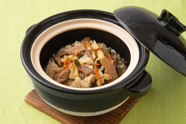 伝統の醤と製法で仕上げた「参宮あわび」の名店・「伊勢せきや」が作る本格炊き込みごはんの素
