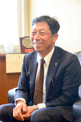地方卸売市場 株式会社高田魚市場 代表取締役の桑原猛氏