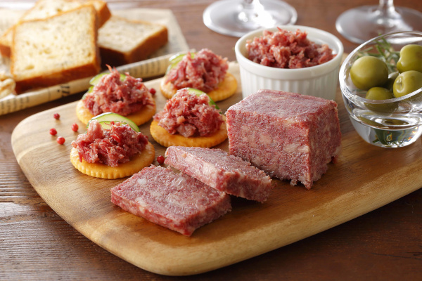 天皇杯受賞のグループ牧場が育んだ究極の味。肉のとろける旨みが凝縮された「蔵王牛コンビーフ」