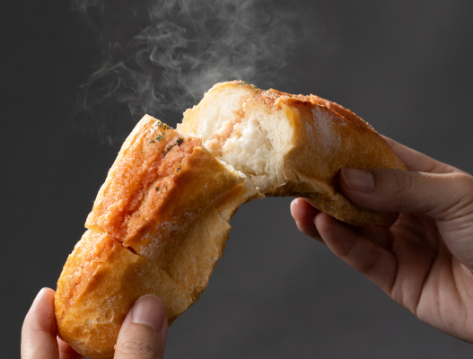 焼きたての感動をおうちで。明太子の名品「福太郎」の本気の味「めんたいフランス」