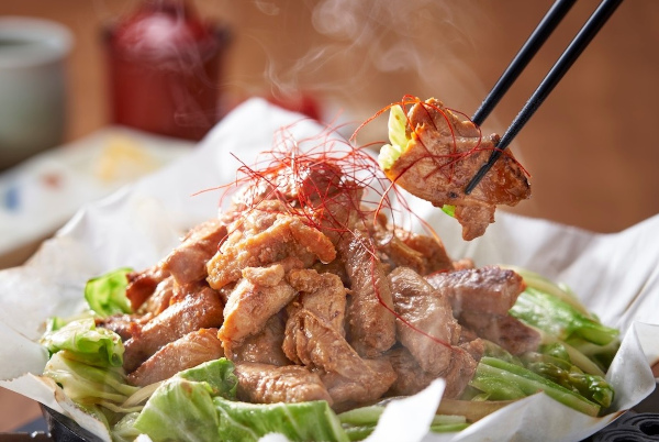 フライパンで焼くだけ！秘伝ダレが染みるプリプリの鶏肉が主役。岐阜・下呂から届く「萩屋ケイちゃん みそ味」