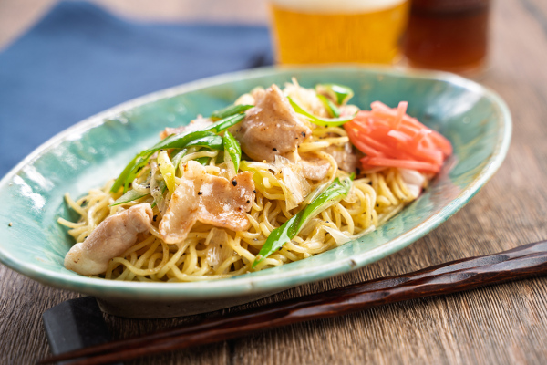 肉や野菜、麺が劇的においしくなる！松阪牛の旨みとトリュフが香る「黒にんにくレストラン松阪牛万能塩だれ」。三重の油屋と高校生のコラボで実現！