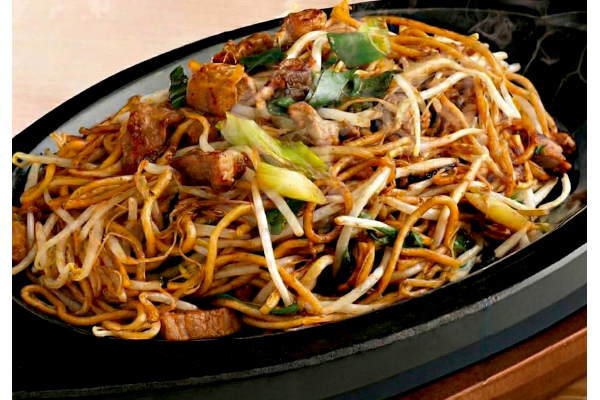 九州で愛されるカリッモチッ食感と秘伝のソース！“日田焼きそば”の元祖「想夫恋焼きそば」