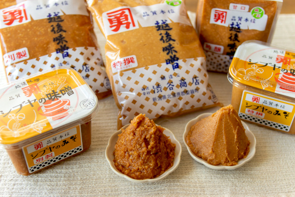 時間をかけて丁寧に醸造したからこその旨み。農林水産大臣賞受賞蔵の「別製つぶ味噌」と「特撰つぶ味噌」