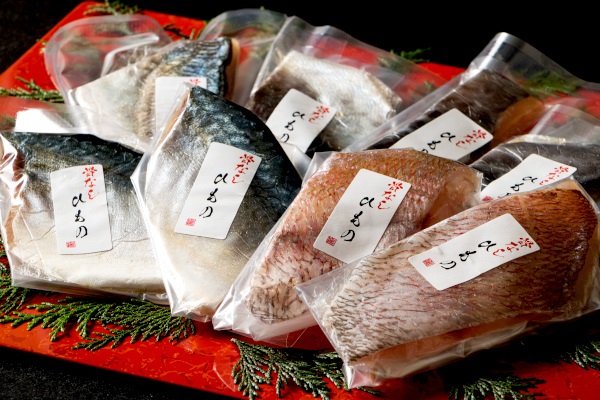 凍ったままフライパンへ！ふっくらおいしい「低温熟成無添加骨なし干物切身セット」