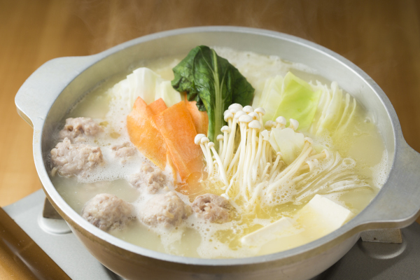 まるでコース料理のよう。元フレンチシェフがつくる「とり田の水炊きセット」