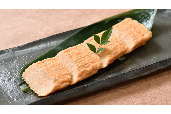 シャリッ、ふわっ。明治43年創業、石臼製法で守る伝統の味「えび天」と、驚きの食感「ロメインレタス天」