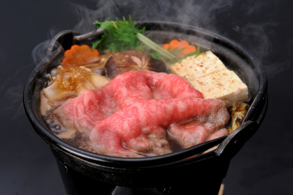 天然素材の餌でサラリとして上質な旨みのある脂が実現!奇跡の和牛「特別な但馬玄(たじまぐろ)」