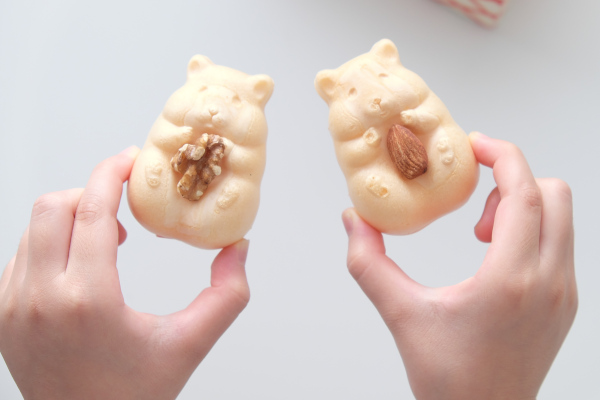笑顔が溢れる贈りもの！京都発アレンジ自在なハムスターモナカ「竹かごギフトセット（ハムスターモナカ+和紅茶）オリジナル」
