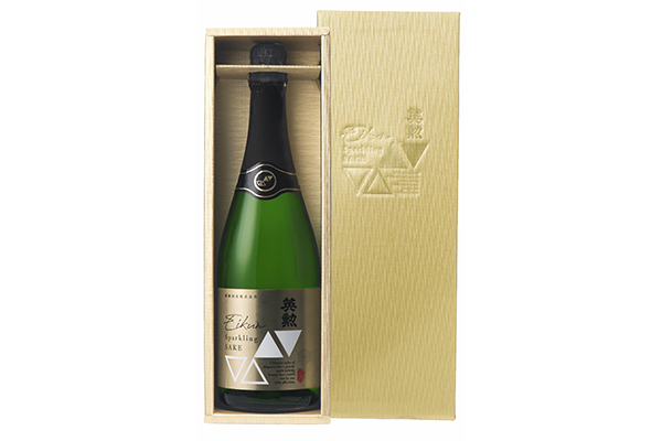 「英勲 SPARKLING SAKE 720ml」（アルコール13度）